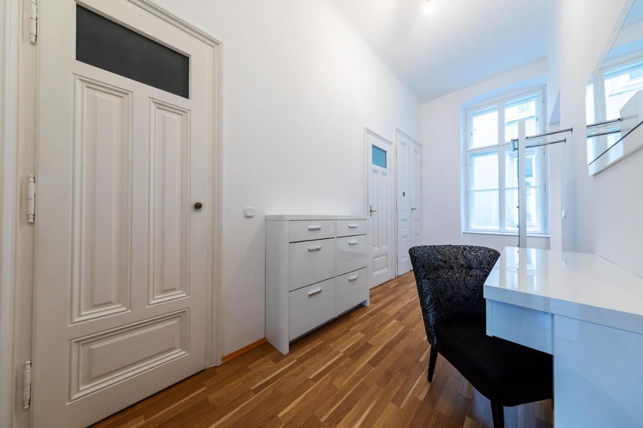 Vienna Dream Apartments City Center Екстер'єр фото