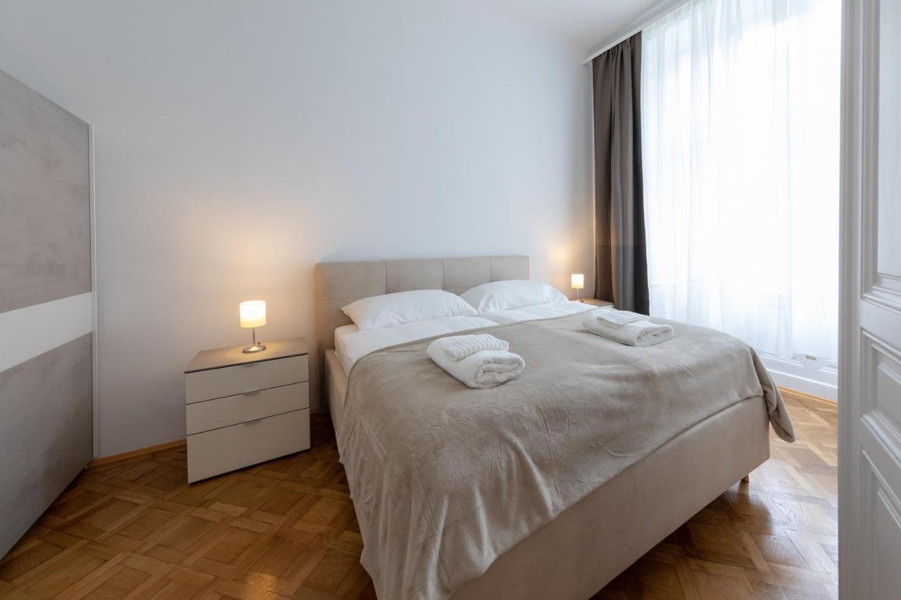 Vienna Dream Apartments City Center Екстер'єр фото