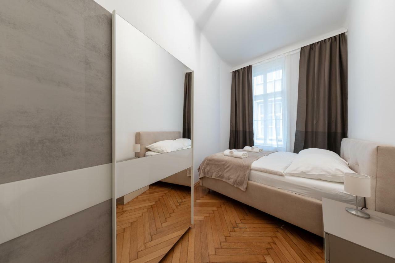 Vienna Dream Apartments City Center Екстер'єр фото
