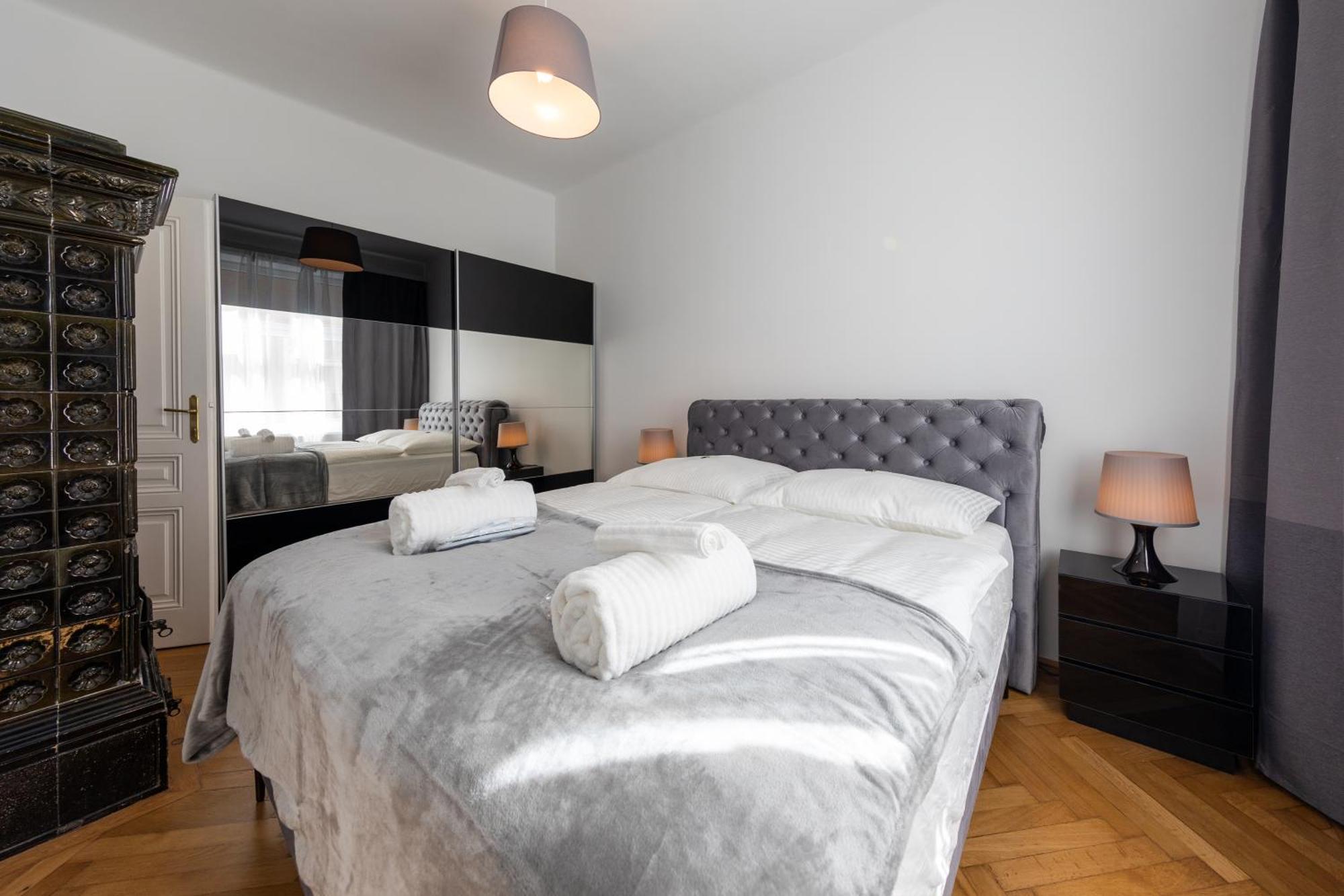 Vienna Dream Apartments City Center Екстер'єр фото